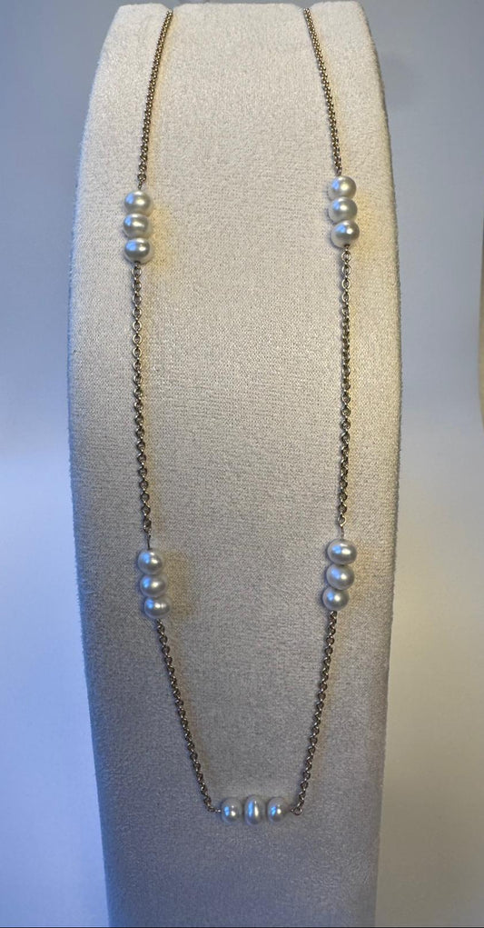 Trío Pearl Cluster Substation necklace